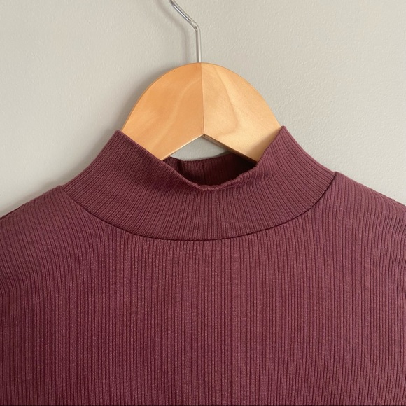 SUNDAY BEST TURTLE NECK CROP, Size XS - Picture 3 of 8